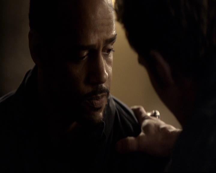 VampireDiariesWorld-dot-org_2x16TheHouseGuest0429.jpg