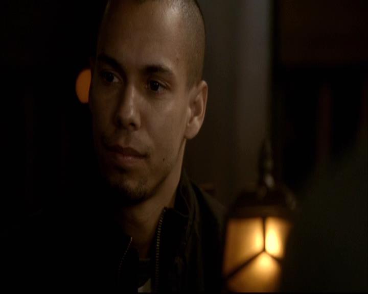 VampireDiariesWorld-dot-org_2x16TheHouseGuest0436.jpg