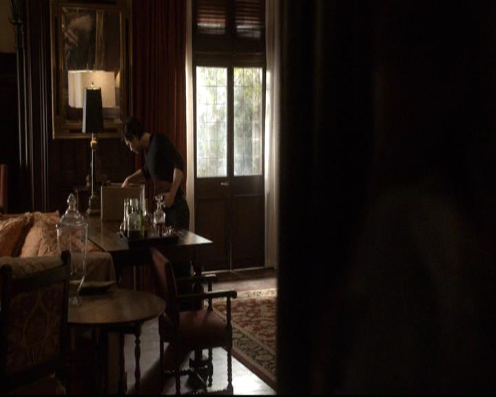 VampireDiariesWorld-dot-org_2x16TheHouseGuest0455.jpg