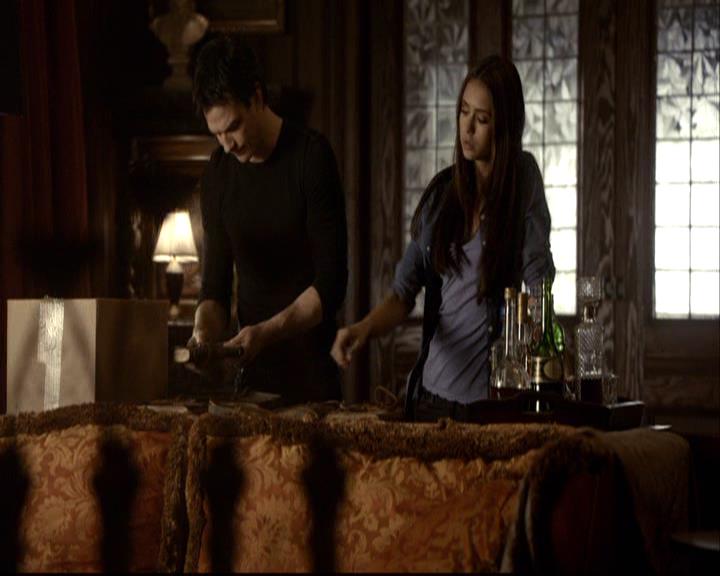 VampireDiariesWorld-dot-org_2x16TheHouseGuest0475.jpg