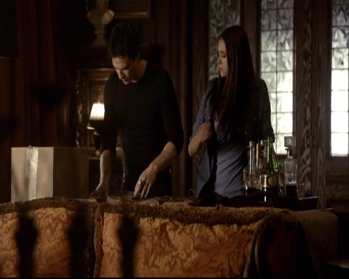 VampireDiariesWorld-dot-org_2x16TheHouseGuest0476.jpg