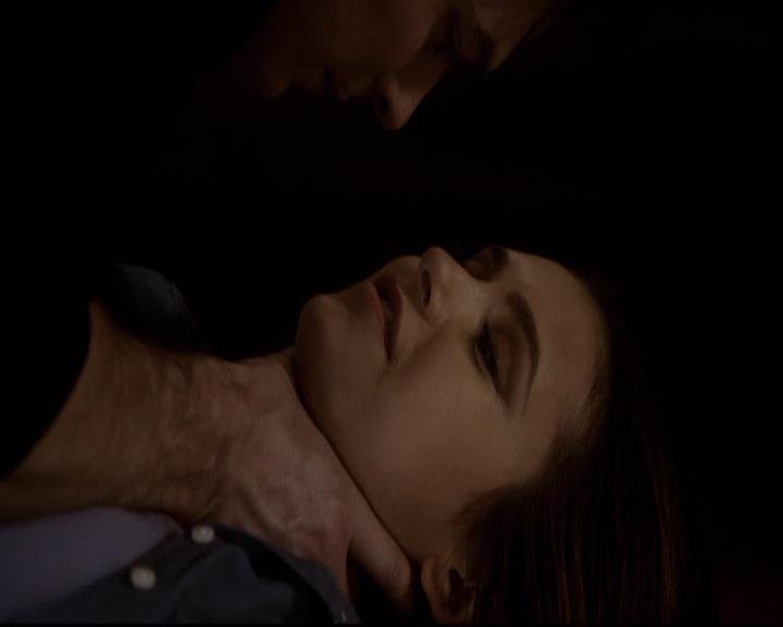 VampireDiariesWorld-dot-org_2x16TheHouseGuest0480.jpg