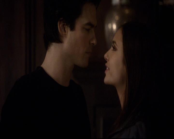 VampireDiariesWorld-dot-org_2x16TheHouseGuest0490.jpg