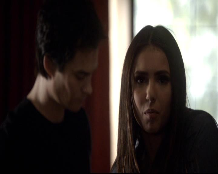 VampireDiariesWorld-dot-org_2x16TheHouseGuest0514.jpg