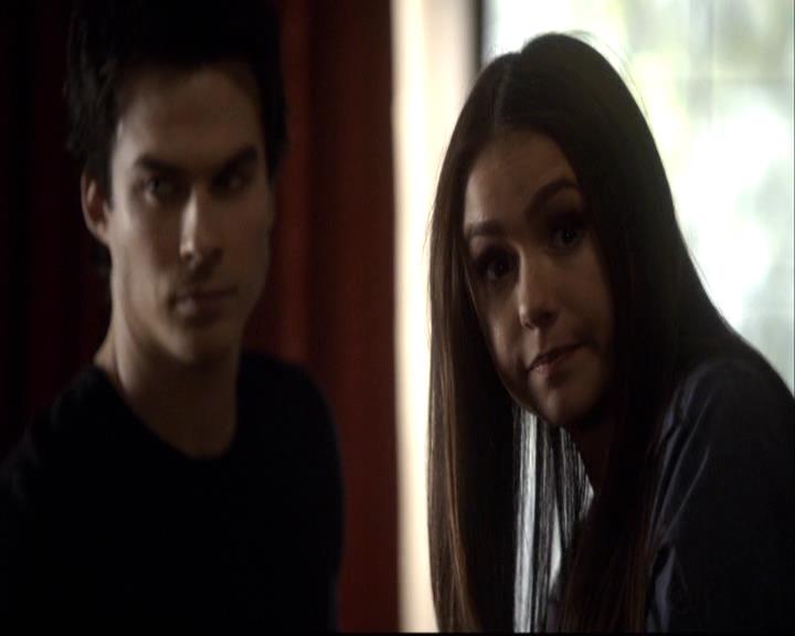 VampireDiariesWorld-dot-org_2x16TheHouseGuest0516.jpg