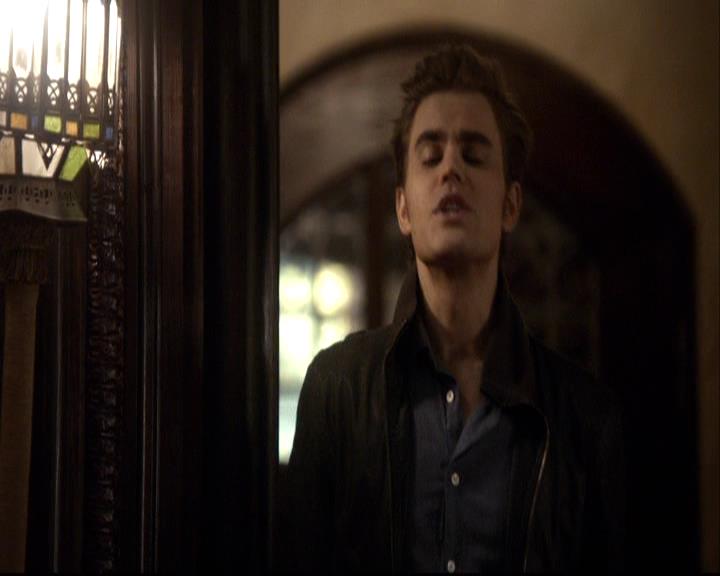 VampireDiariesWorld-dot-org_2x16TheHouseGuest0519.jpg
