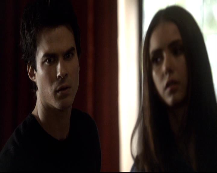 VampireDiariesWorld-dot-org_2x16TheHouseGuest0531.jpg