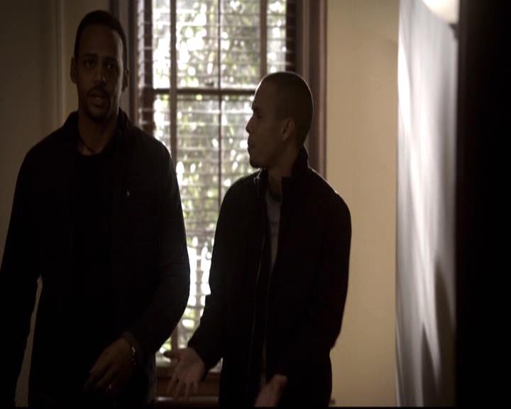 VampireDiariesWorld-dot-org_2x16TheHouseGuest0535.jpg