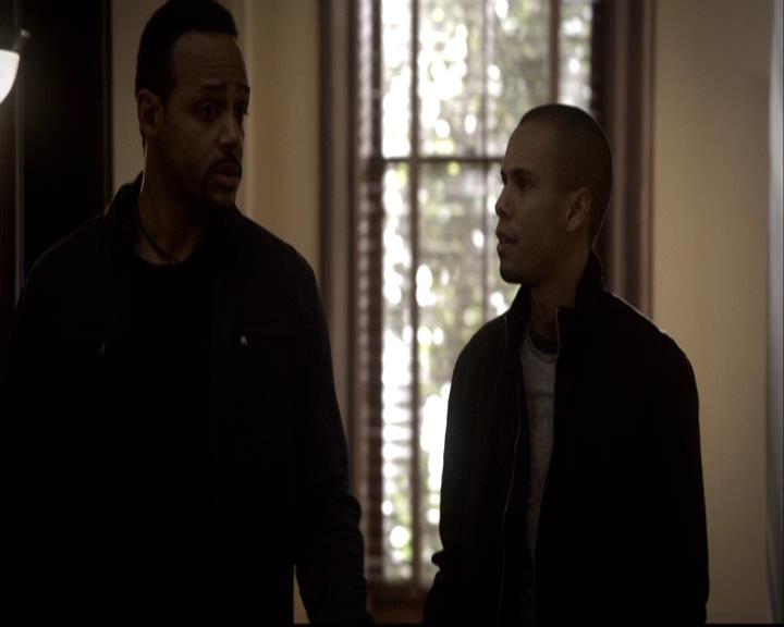 VampireDiariesWorld-dot-org_2x16TheHouseGuest0536.jpg