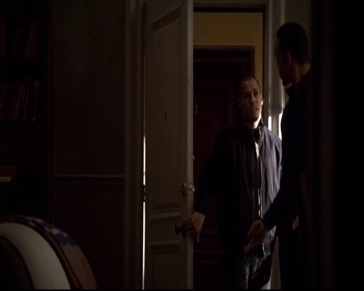 VampireDiariesWorld-dot-org_2x16TheHouseGuest0543.jpg