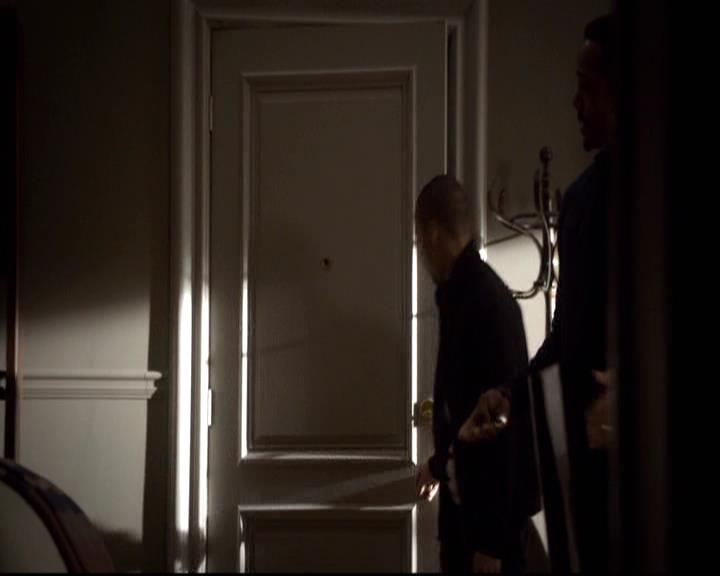 VampireDiariesWorld-dot-org_2x16TheHouseGuest0544.jpg