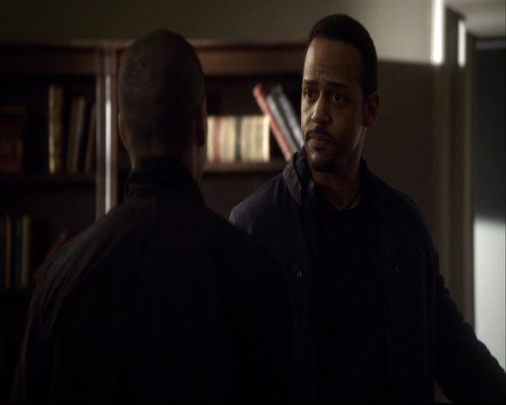 VampireDiariesWorld-dot-org_2x16TheHouseGuest0547.jpg