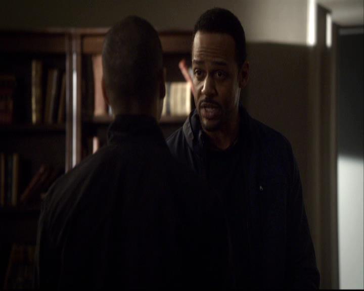 VampireDiariesWorld-dot-org_2x16TheHouseGuest0549.jpg