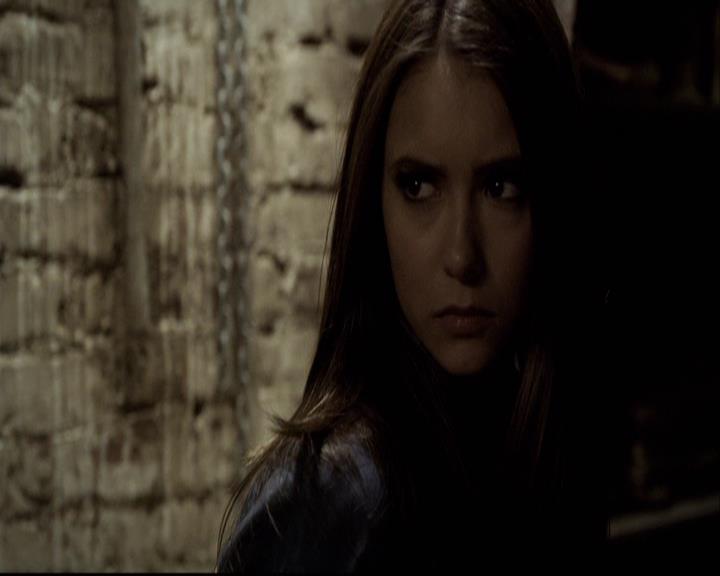 VampireDiariesWorld-dot-org_2x16TheHouseGuest0804.jpg