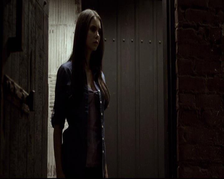 VampireDiariesWorld-dot-org_2x16TheHouseGuest0829.jpg