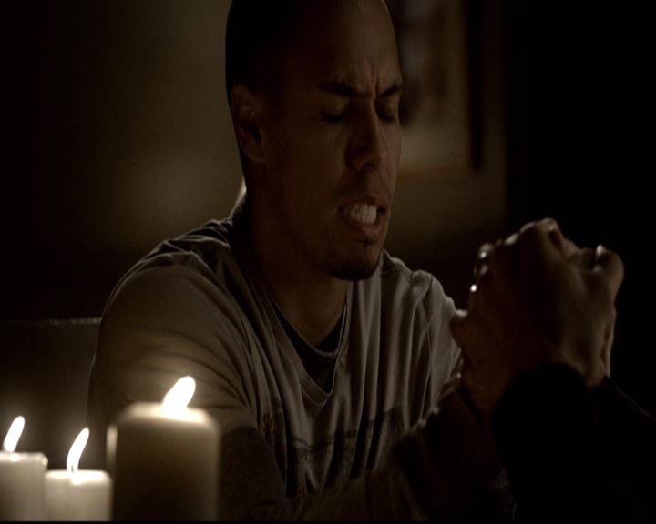 VampireDiariesWorld-dot-org_2x16TheHouseGuest0851.jpg