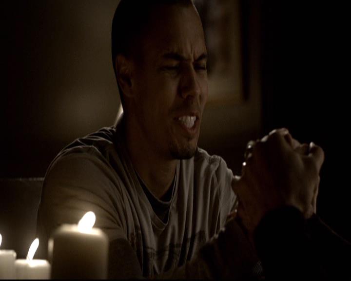 VampireDiariesWorld-dot-org_2x16TheHouseGuest0852.jpg