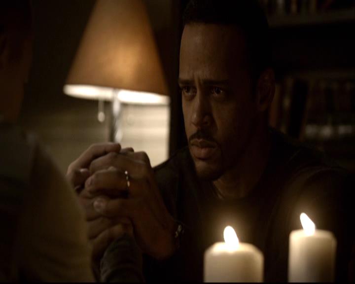 VampireDiariesWorld-dot-org_2x16TheHouseGuest0855.jpg