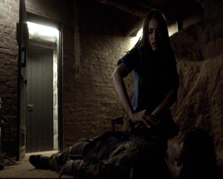 VampireDiariesWorld-dot-org_2x16TheHouseGuest0868.jpg