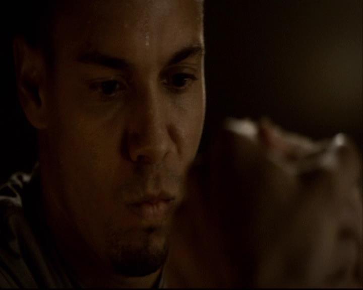 VampireDiariesWorld-dot-org_2x16TheHouseGuest0910.jpg