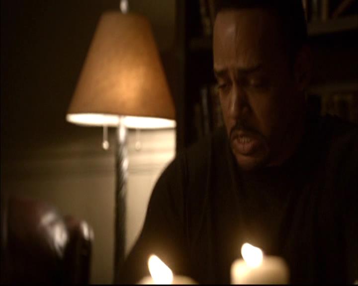 VampireDiariesWorld-dot-org_2x16TheHouseGuest0915.jpg