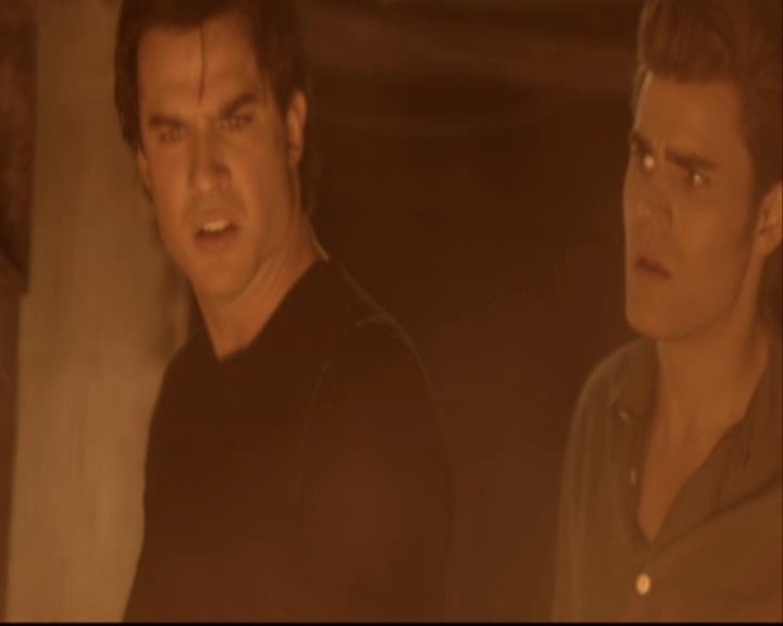 VampireDiariesWorld-dot-org_2x16TheHouseGuest0922.jpg