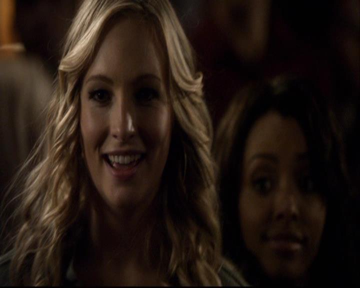 VampireDiariesWorld-dot-org_2x16TheHouseGuest1002.jpg
