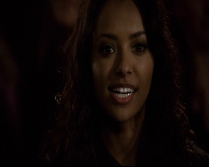 VampireDiariesWorld-dot-org_2x16TheHouseGuest1009.jpg