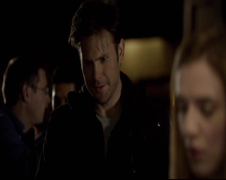 VampireDiariesWorld-dot-org_2x16TheHouseGuest1014.jpg