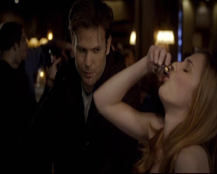 VampireDiariesWorld-dot-org_2x16TheHouseGuest1021.jpg