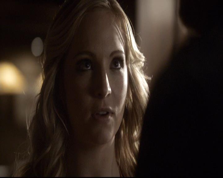 VampireDiariesWorld-dot-org_2x16TheHouseGuest1123.jpg