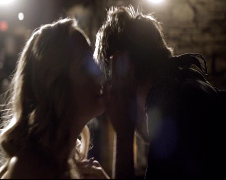 VampireDiariesWorld-dot-org_2x16TheHouseGuest1130.jpg