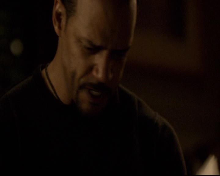 VampireDiariesWorld-dot-org_2x16TheHouseGuest1256.jpg
