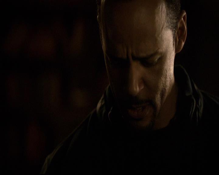 VampireDiariesWorld-dot-org_2x16TheHouseGuest1279.jpg