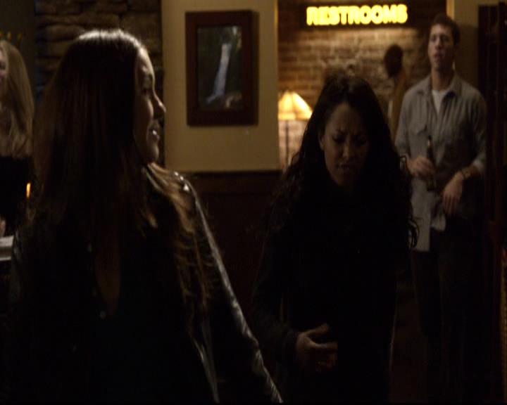 VampireDiariesWorld-dot-org_2x16TheHouseGuest1399.jpg