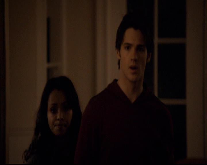 VampireDiariesWorld-dot-org_2x16TheHouseGuest1700.jpg