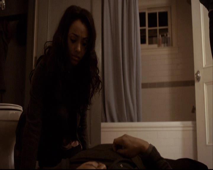 VampireDiariesWorld-dot-org_2x16TheHouseGuest1762.jpg