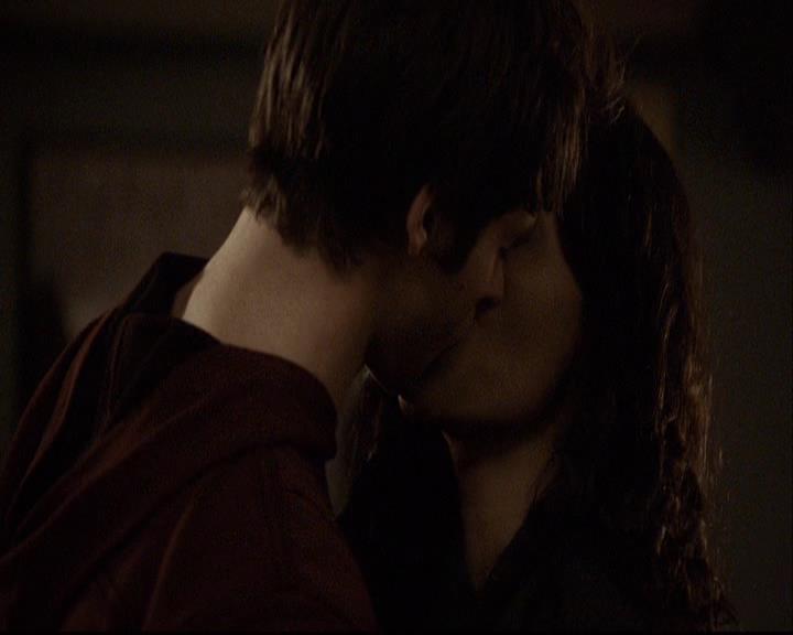 VampireDiariesWorld-dot-org_2x16TheHouseGuest1913.jpg