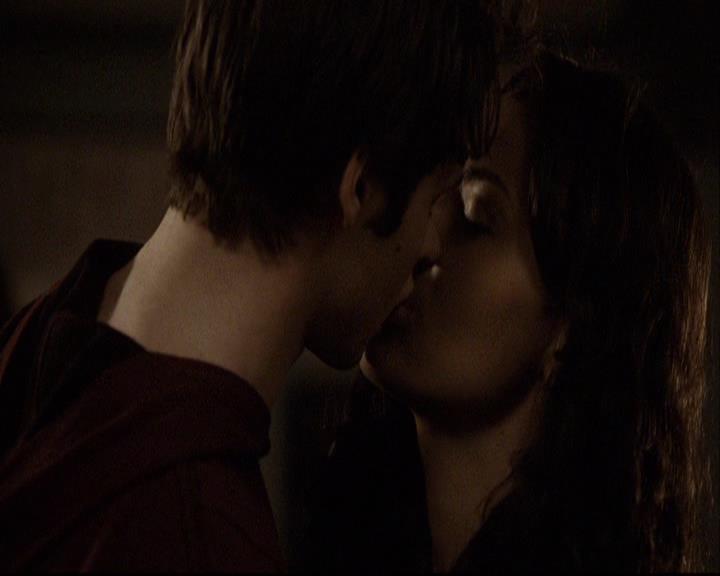 VampireDiariesWorld-dot-org_2x16TheHouseGuest1915.jpg