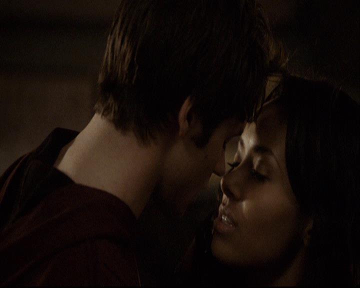 VampireDiariesWorld-dot-org_2x16TheHouseGuest1916.jpg