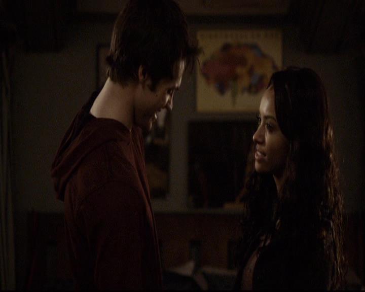 VampireDiariesWorld-dot-org_2x16TheHouseGuest1922.jpg