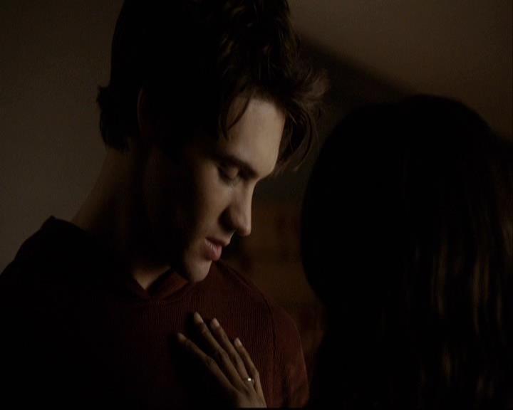 VampireDiariesWorld-dot-org_2x16TheHouseGuest1925.jpg
