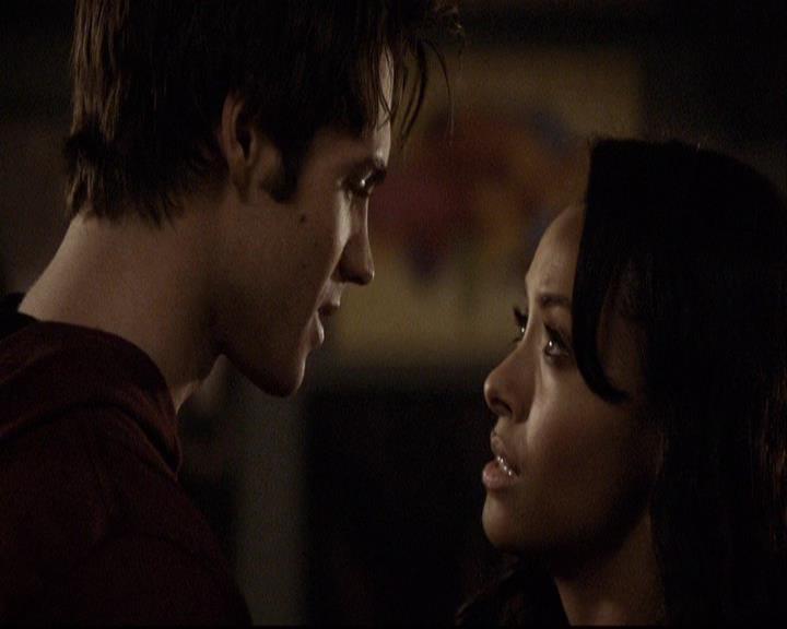 VampireDiariesWorld-dot-org_2x16TheHouseGuest1934.jpg