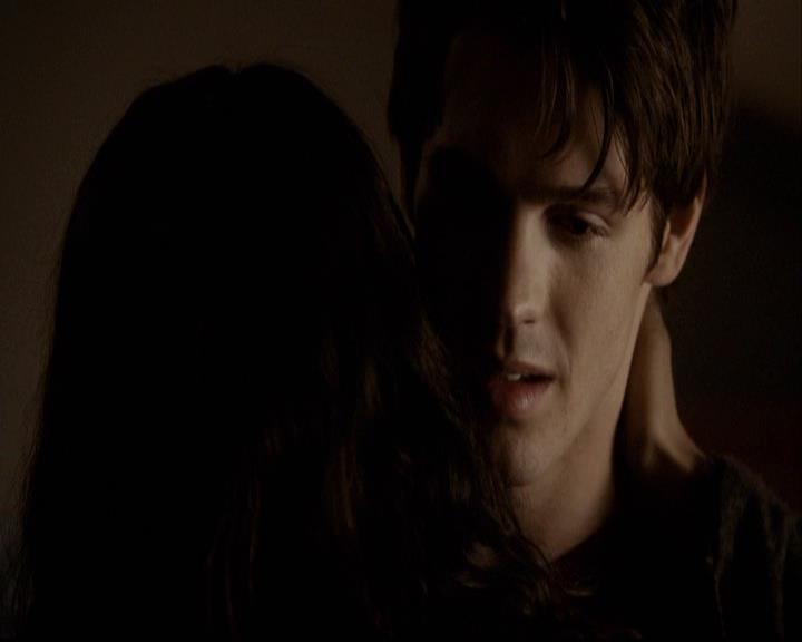VampireDiariesWorld-dot-org_2x16TheHouseGuest1937.jpg