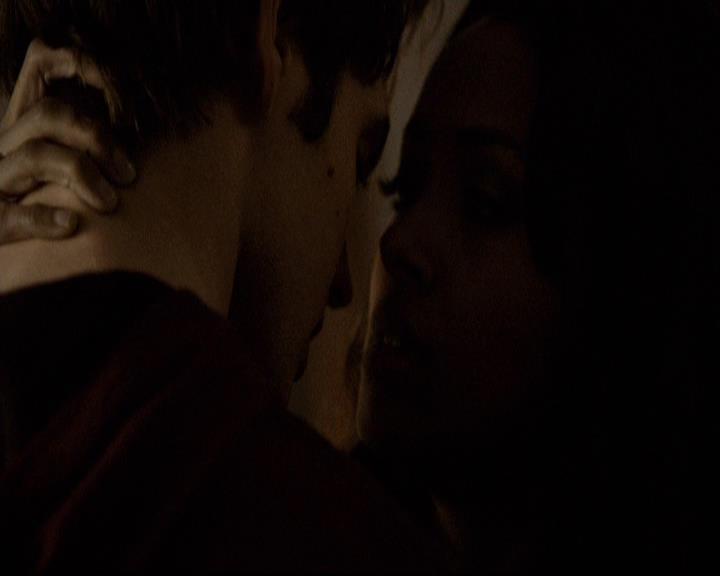 VampireDiariesWorld-dot-org_2x16TheHouseGuest1939.jpg