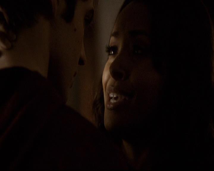 VampireDiariesWorld-dot-org_2x16TheHouseGuest1940.jpg