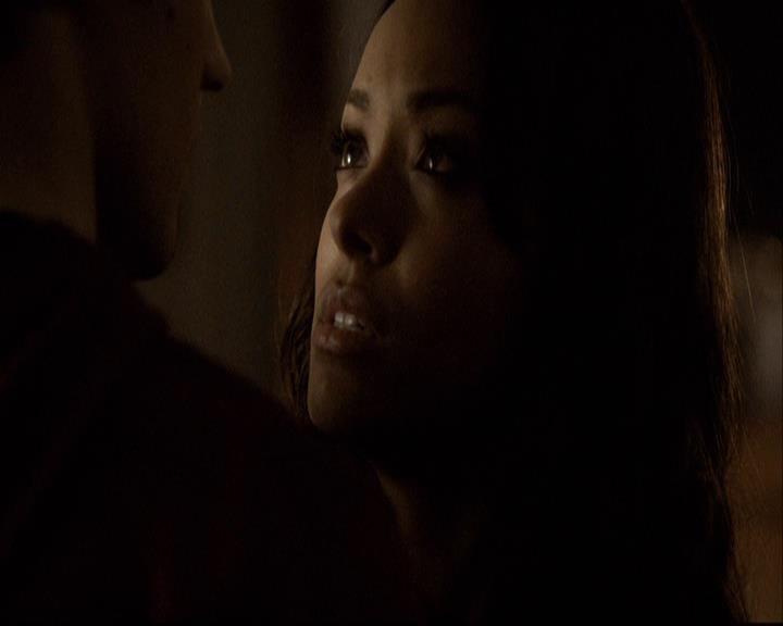 VampireDiariesWorld-dot-org_2x16TheHouseGuest1942.jpg
