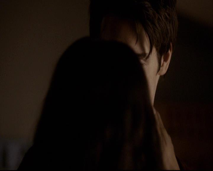 VampireDiariesWorld-dot-org_2x16TheHouseGuest1944.jpg