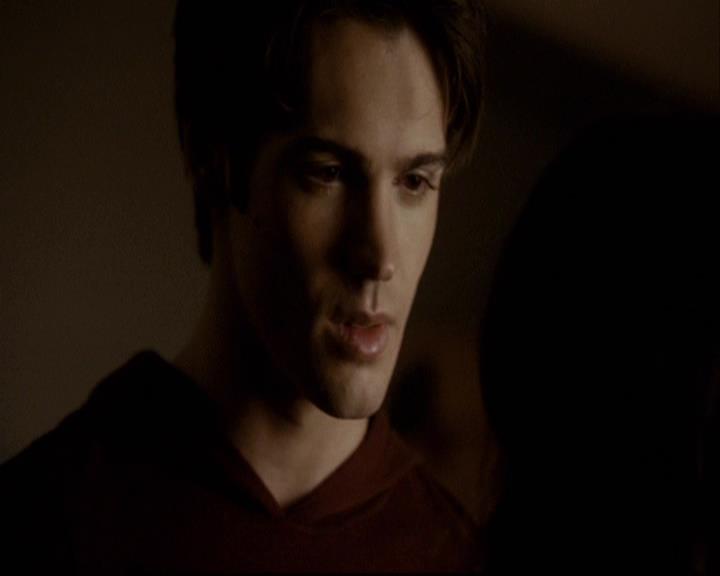 VampireDiariesWorld-dot-org_2x16TheHouseGuest1945.jpg