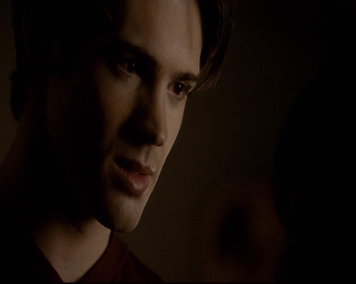 VampireDiariesWorld-dot-org_2x16TheHouseGuest1958.jpg